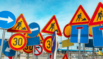 Pianificazione, controllo e apposizione della segnaletica stradale destinata alle attività lavorative che si svolgano in presenza di traffico veicolare